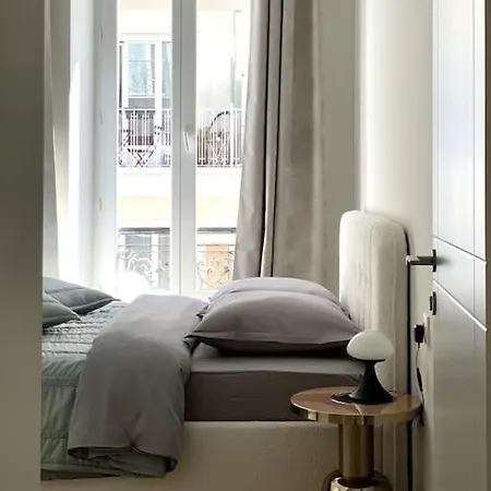 Luxuriously Furnished Bright Newly Renovated Oasis ניס