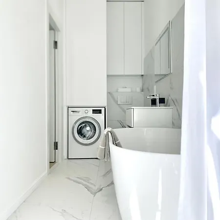 דירה Luxuriously Furnished Bright Newly Renovated Oasis