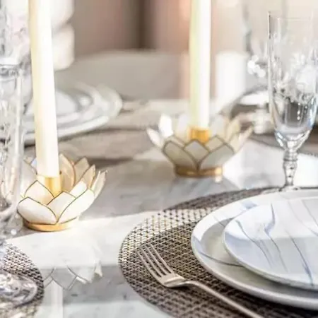דירה Luxuriously Furnished Bright Newly Renovated Oasis *