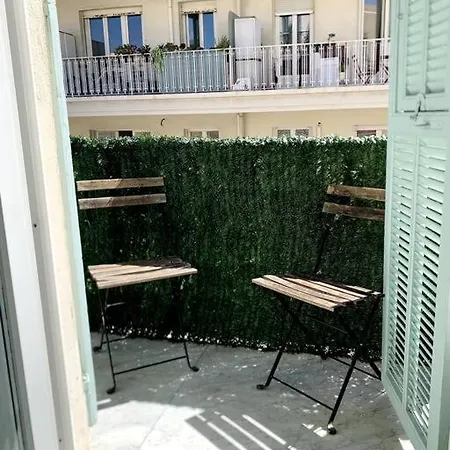 דירה Luxuriously Furnished Bright Newly Renovated Oasis *