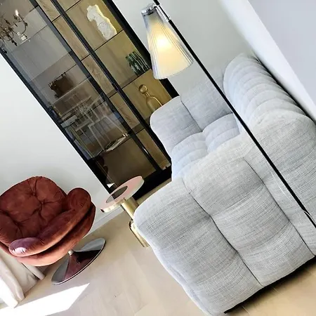 דירה Luxuriously Furnished Bright Newly Renovated Oasis
