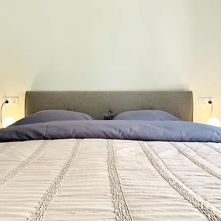 דירה Luxuriously Furnished Bright Newly Renovated Oasis *